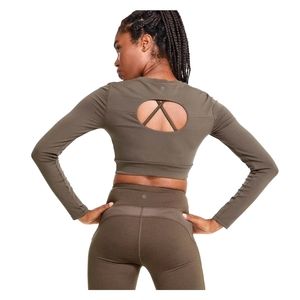 Active Wear Womens Top Back Cut-Out